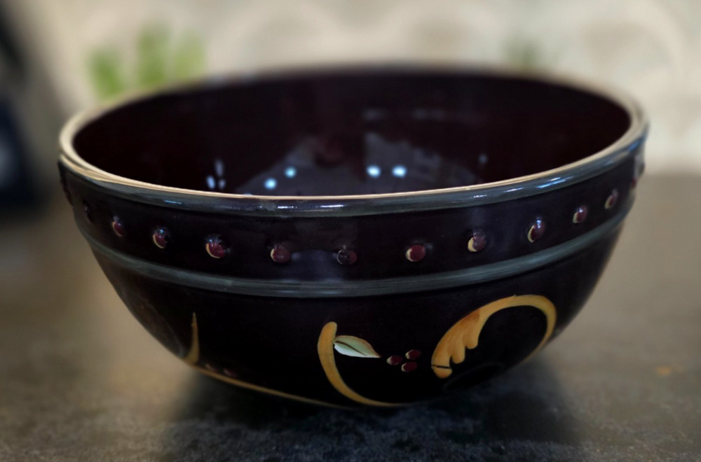 Demdaco Chocolate Berries Large Salad Serving Bowl Green Band 10 1/8"